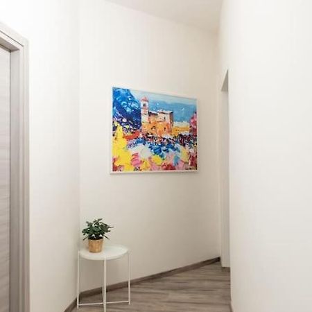 Private Room: The Port Apartment Scirocco ليفورنو المظهر الخارجي الصورة